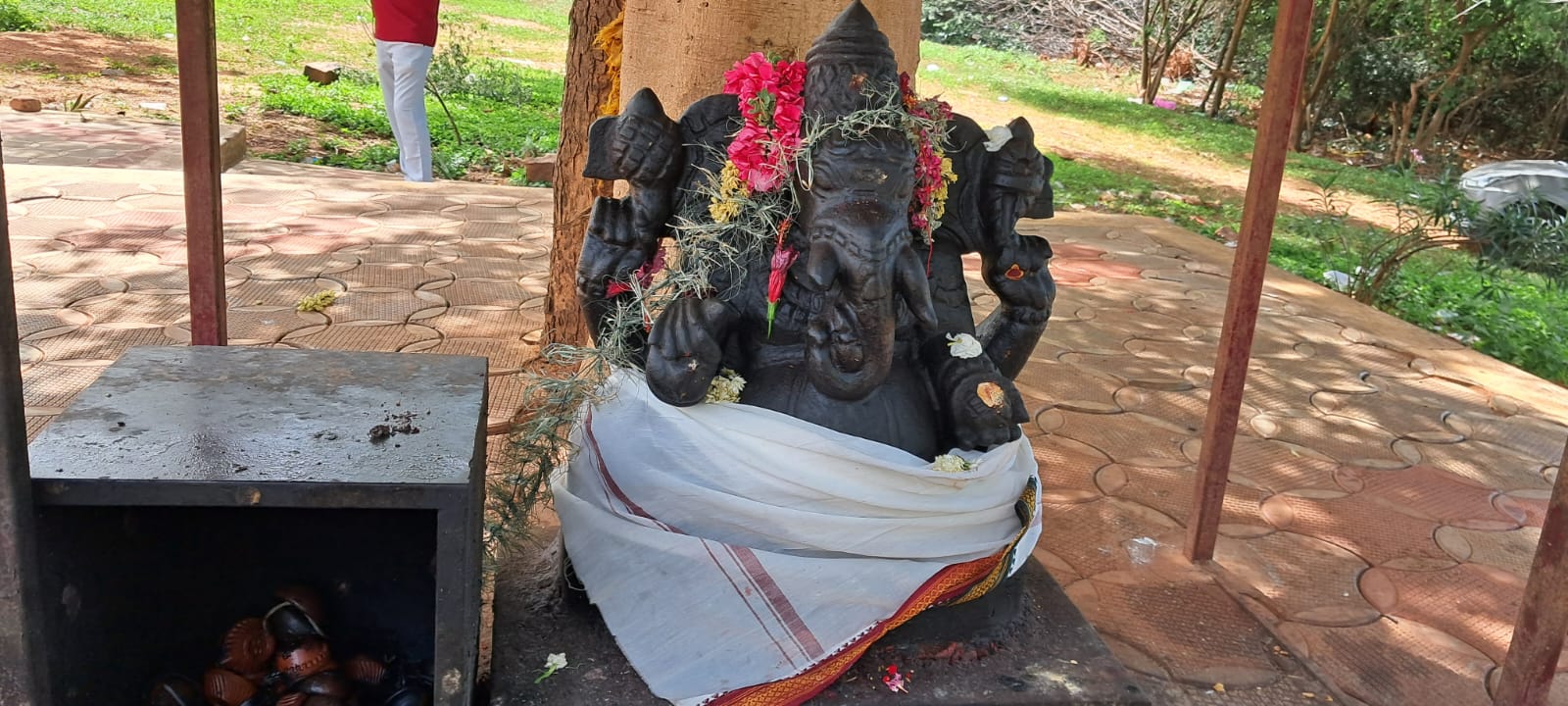 தச்சன்குறிச்சி குகைவாழ் ராஜ பாலதண்டாயுதபாணி ஆலயம்*