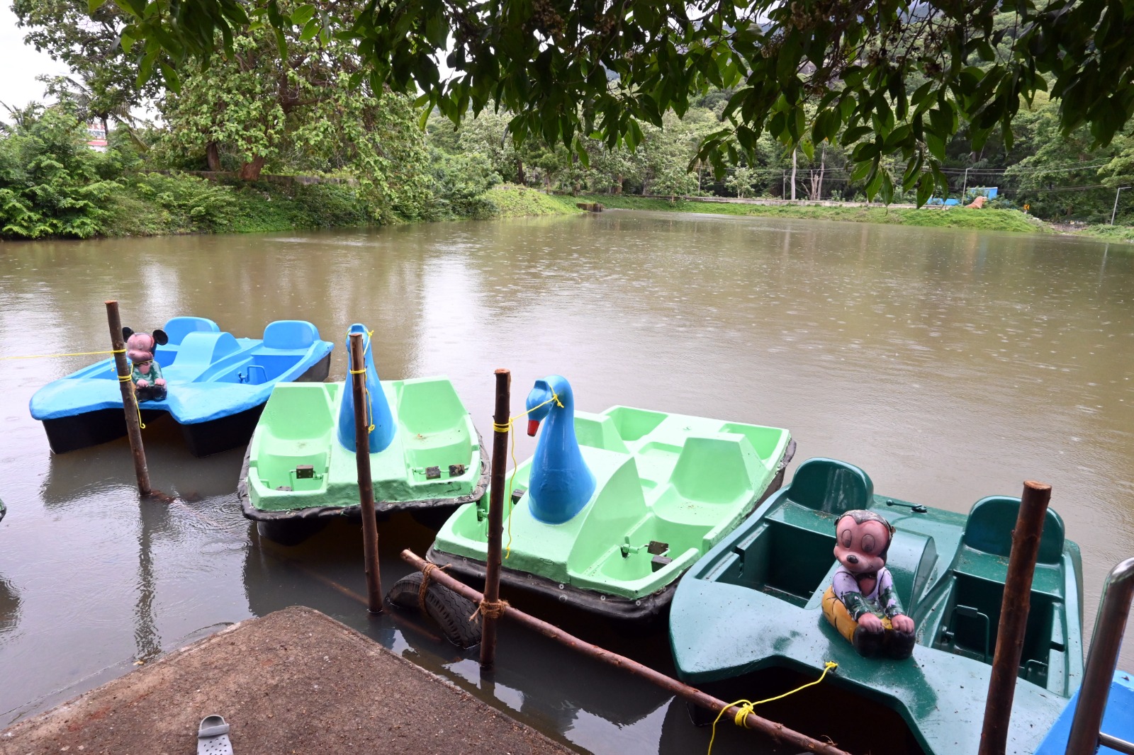 குற்றாலத்திலும் படகுசவாரி