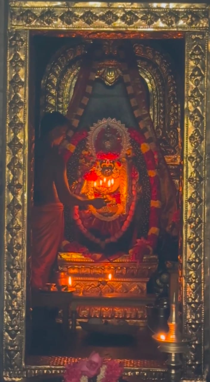 செய்யாறு அருகே உக்கல் அருள்மிகு மடாவளம் காமாட்சி அம்பாள் கோயிலில் மகா ஆரத்தி தரிசனம்