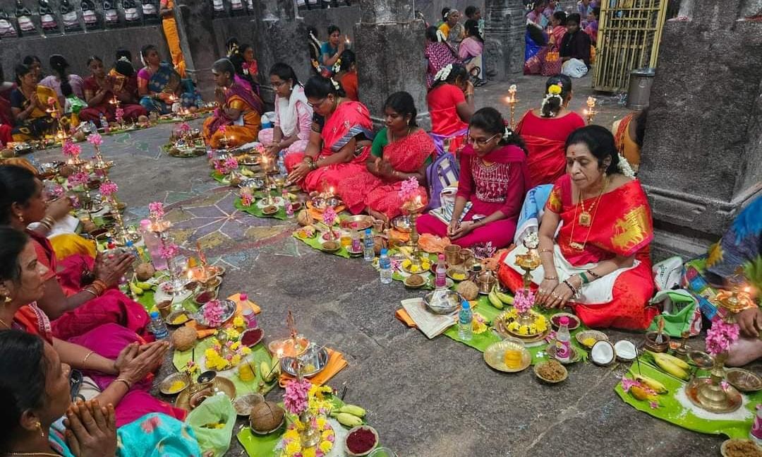 ஸ்ரீ ஜலகண்டேஸ்வரர் திருக்கோயிலில் வரலட்சுமி விரத சிறப்பு பூஜைகள்*