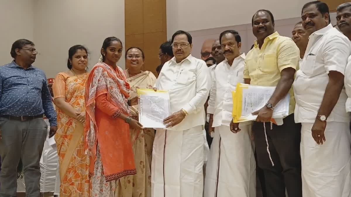 கலைஞர் திட்ட இல்லத்துக்கு யாருக்கும் ஒரு ரூபாய் கூட தரவேண்டாம்:துரைமுருகன்