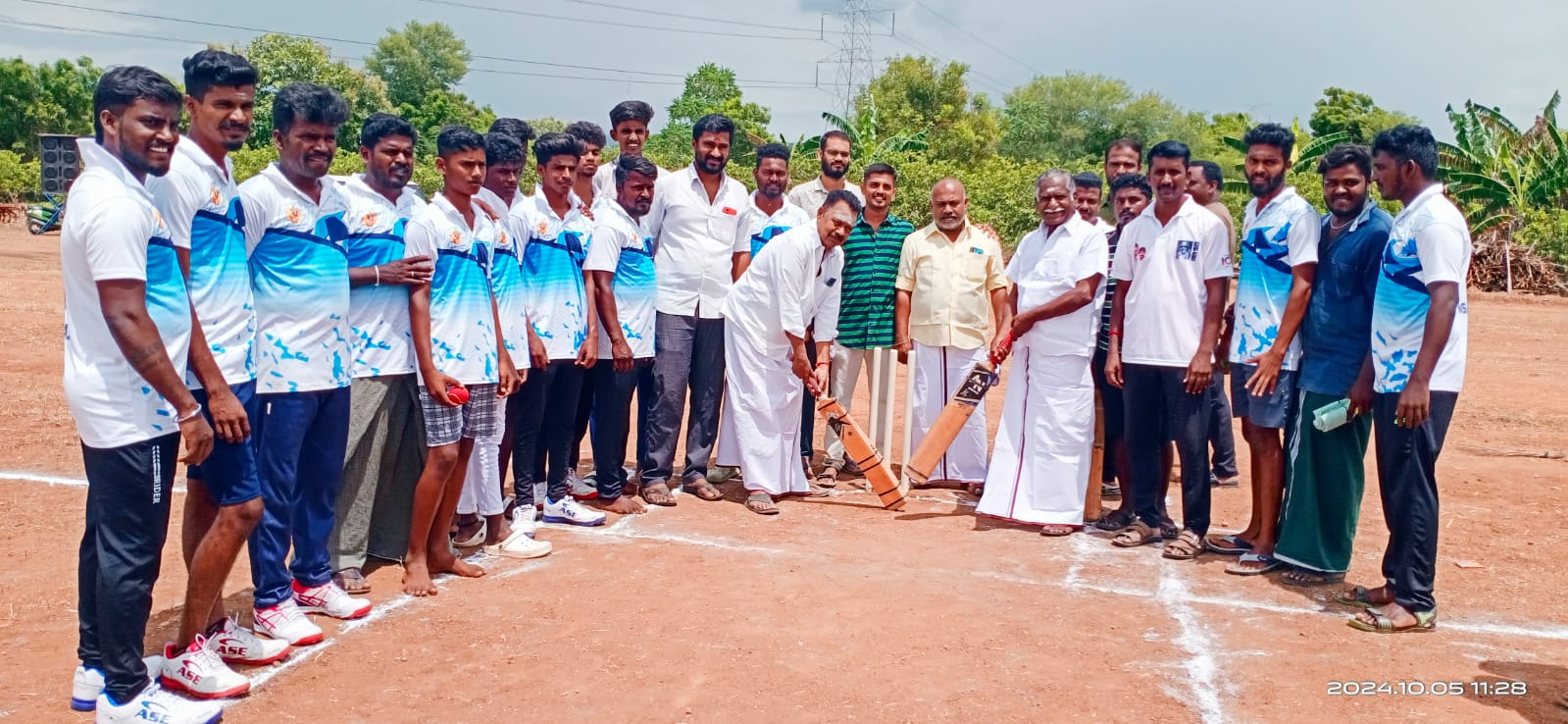 கீழச்சின்னணம்பட்டி கிராமத்தில் மாவட்ட அளவிலான கிரிக்கெட் போட்டி