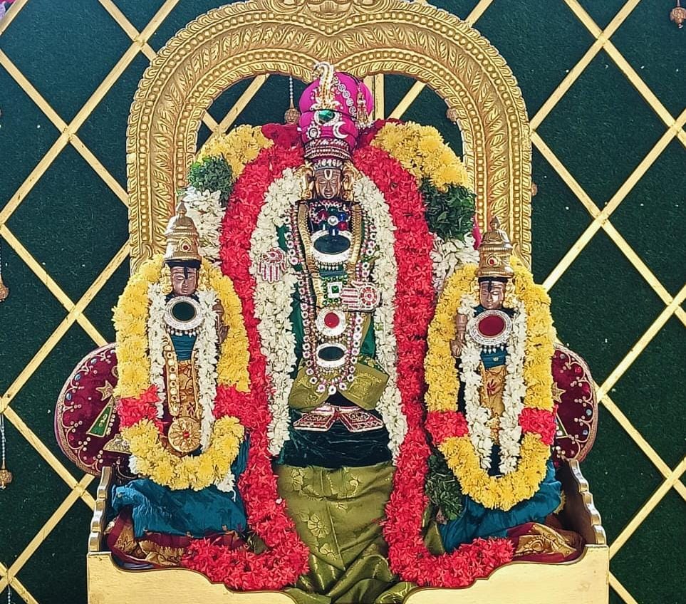 சுந்தர வரதராஜ பெருமாள் கோவிலில் சிறப்பு பூஜைகள்*