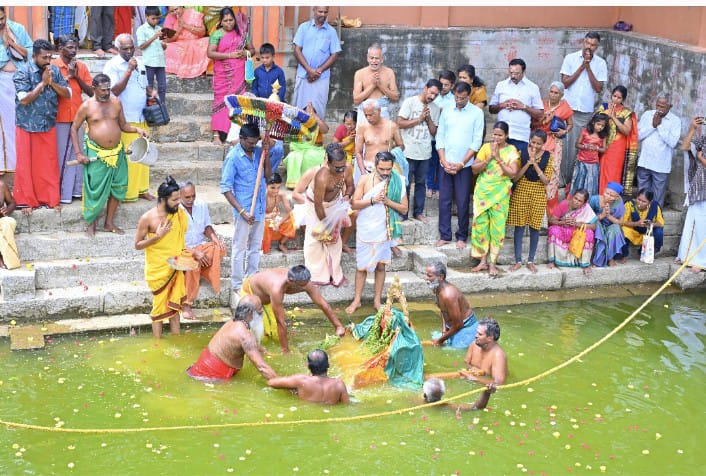 கீழப்பாவூர் நரசிம்மர் கோவிலில் புரட்டாசி ஏக தின தீர்த்த உற்சவம் நடைபெற்றது