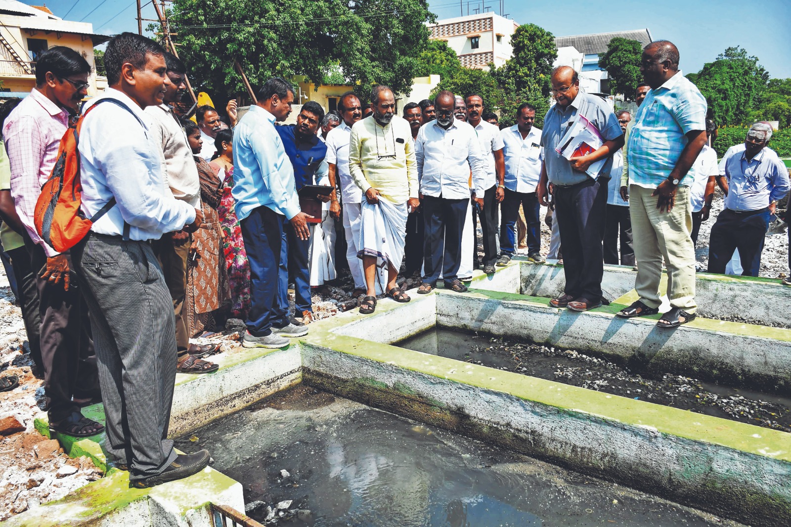 தாமிரபரணி ஆற்றில் சீரமைப்பு பணிகள் 'வேஸ்ட்' அதிகாரிகளுக்கு ஐகோர்ட் நீதிபதிகள் 'செம டோஸ்'