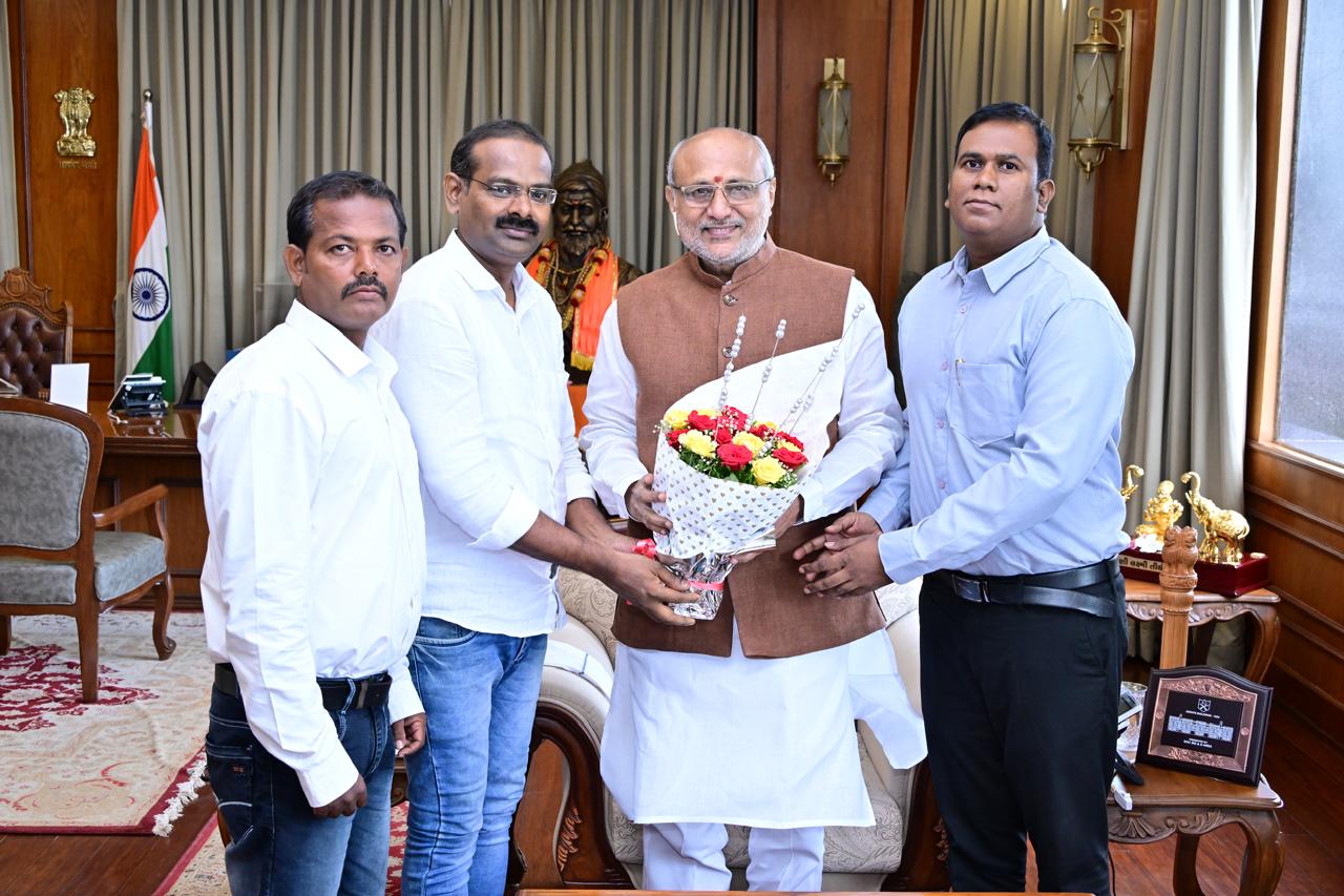 ஆளுநர் சி பி ராதாகிருஷ்ணன் அவர்களை ஆளுநர் மாளிகையில் மும்பை விழித்தெழு இயக்கத்தினர் நேரில் சந்தித்து கோரிக்கை மனு