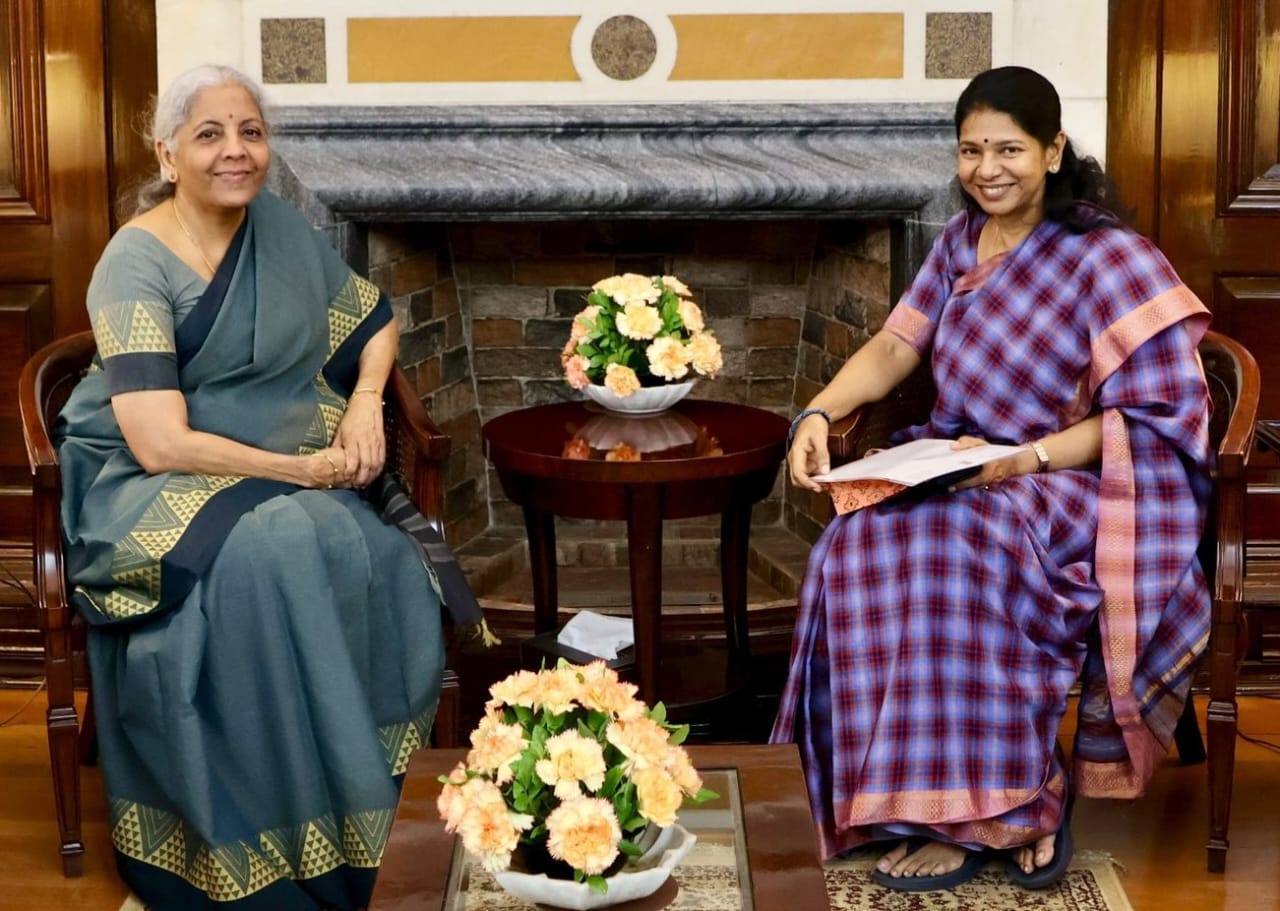 நிர்மலா சீதாராமன் கனிமொழி சந்திப்பு 