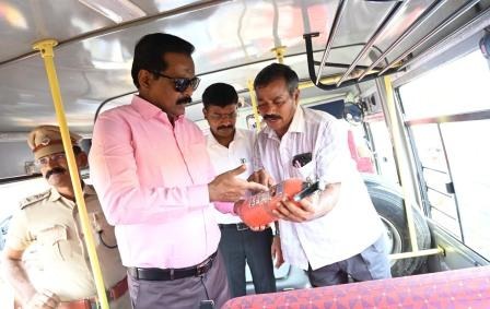 திருவண்ணாமலை மாவட்டத்தில் பள்ளிக்கூட பேருந்துகளை கலெக்டர் தர்ப்பகராஜ் ஆய்வு செய்தார்