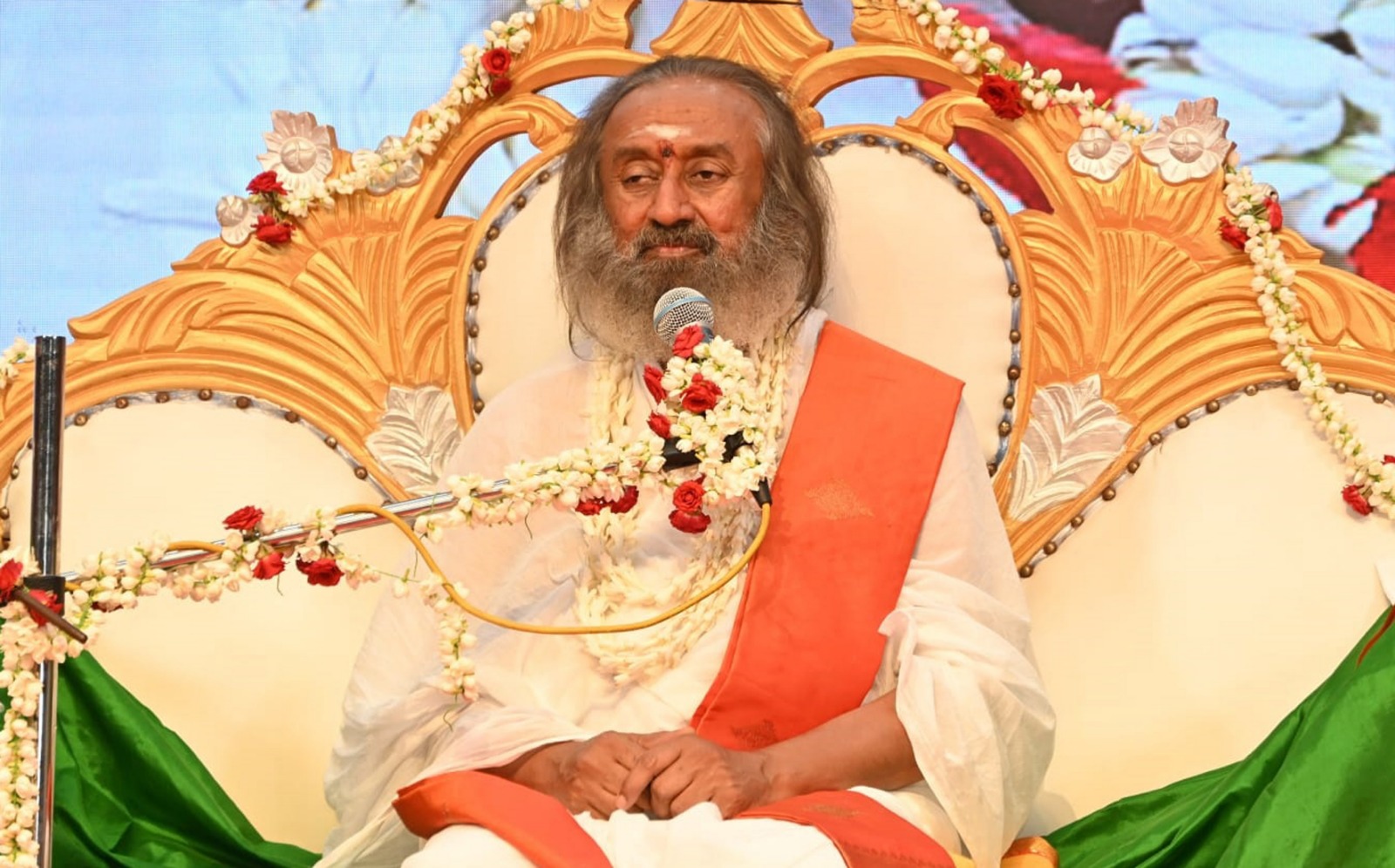 புராதனமும், நூதனமும்  சேர்ந்ததே சனாதனம்!  வாழும்கலை ரவிசங்கர் விளக்கம்