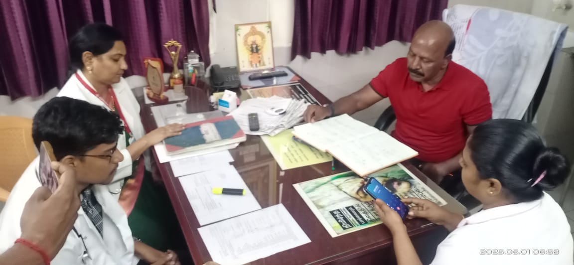 அலங்காநல்லூர் அரசு வட்டார மருத்துவமனையில் ஆய்வு மேற்கொண்ட சுகாதாரத் துறை அமைச்சர் சுப்பிரமணியன்.