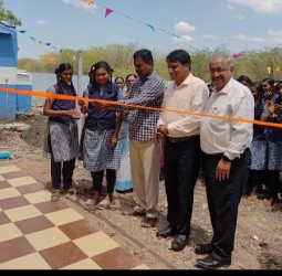 பூதலாபுரம் அரசு மேல்நிலைப்பள்ளிக்குநவீன கழிப்பறை வசதி