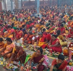 அம்பகரத்தூர் பத்ரகாளியம்மன் கோவிலில் நேற்று நடந்த திருவிளக்கு பூஜை