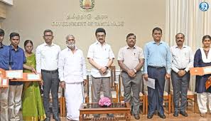 அர்ச்சகர்களின் குழந்தைகள் மேற்படிப்புக்கு ரூ.60 லட்சம் கல்வி உதவித் தொகை : 600 பேருக்கு முதல்வர் ஸ்டாலின் வழங்கினார் அறநிலையத்துறை நிர்வாகப் பணி