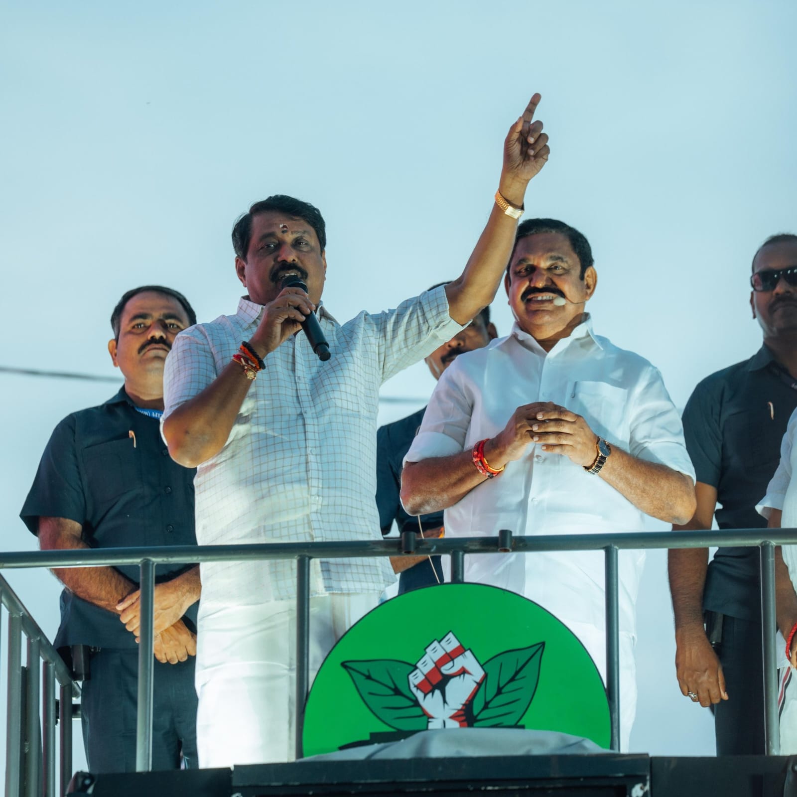 இபிஎஸ் உடன் பாஜக தலைவர் நயினார் நாகேந்திரன் பரப்புரை