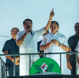 இபிஎஸ் உடன் பாஜக தலைவர் நயினார் நாகேந்திரன் பரப்புரை