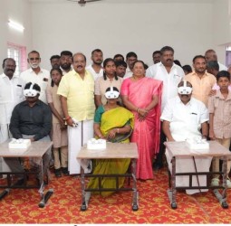 கோவை முல்லை நகர், மாநகராட்சிப் பள்ளியில் அமைக்கப்பட்ட ஸ்மார்ட் வகுப்பறை