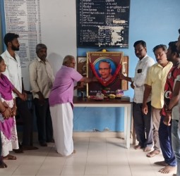 நூலகத் தந்தை அரங்கநாதன் படத்திற்கு மலரஞ்சலி