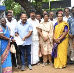 ஊசூர் அரசு ஆண்கள் மேல்நிலைப் பள்ளியில் நடைபெற்ற "நலம் காக்கும் ஸ்டாலின்" உயர் சிறப்பு மருத்துவ முகாம்
