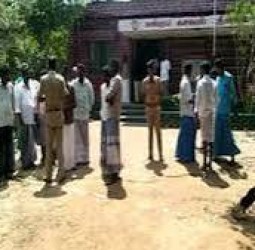 அம்மாபட்டினம் அரசுப் பள்ளியில்  அறுந்து விழுந்த மின்கம்பி  மாணவர்கள் உயிர் தப்பினர்