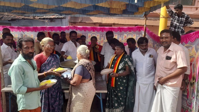 சோழவந்தானில் விஜயகாந்த் பிறந்தநாளை முன்னிட்டு அன்னதானம்