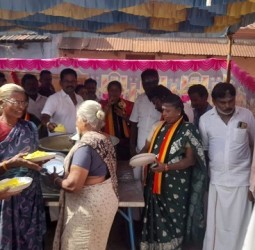 சோழவந்தானில் விஜயகாந்த் பிறந்தநாளை முன்னிட்டு அன்னதானம்