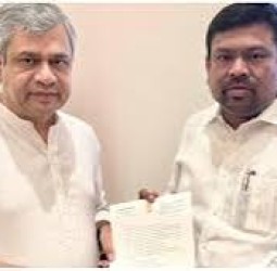 தென் மாவட்டங்களில் புதிய ரயில் பாதைகளை அமைக்க ரயில்வே அமைச்சரிடம் நவாஸ்கனி எம்.பி வலியுறுத்தல்