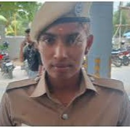 திருப்பூர்: வடமாநில பெண்ணுக்கு ஆட்டோவில் பிரசவம் பார்த்த பெண் காவலருக்கு குவியும் பாராட்டு!