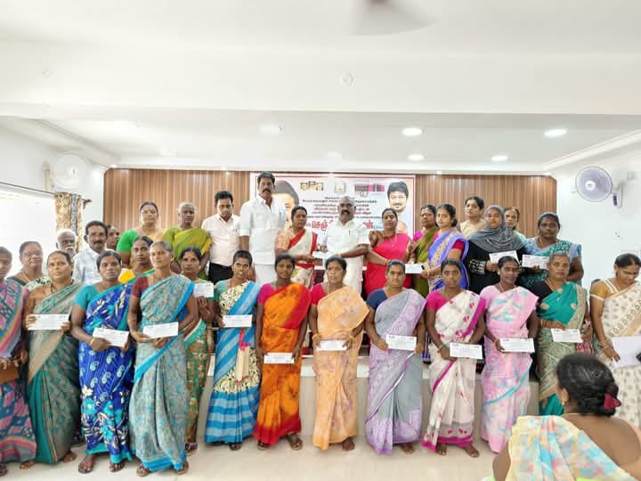 வீடுகள் மறு கட்டமைப்பு உத்தரவு ஆணைகள் வழங்கும் விழா