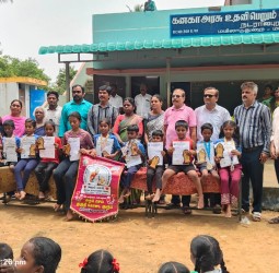 அறம் செய் அறக்கட்டளை சார்பில் பாராட்டு விழா