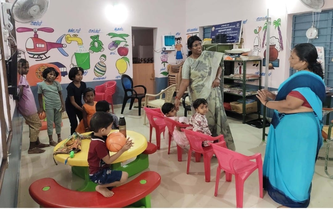 அங்கன்வாடியில் குமரி கலெக்டர் அழகு மீனா ஆய்வு
