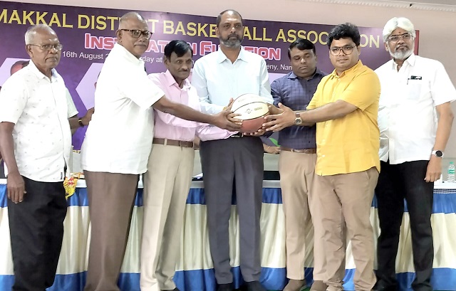 நாமக்கல் மாவட்ட கூடைப்பந்து சங்க தலைவராக இயக்குனர் பரந்தாமன் பதவியேற்றார்