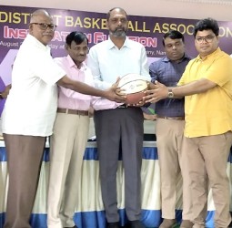 நாமக்கல் மாவட்ட கூடைப்பந்து சங்க தலைவராக இயக்குனர் பரந்தாமன் பதவியேற்றார்