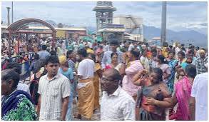 ஆடி கிருத்திகை: பழநி முருகன் கோயிலில் குவிந்த பக்தர்கள் - 4 மணி நேரம் காத்திருந்து தரிசனம்