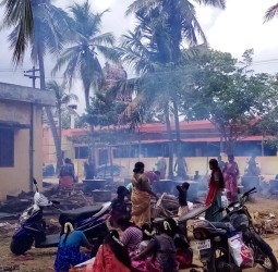 வடக்கூர் முத்துமாரி  ஆலயத்தில் கஞ்சி  வார்த்தல் நிகழ்ச்சி