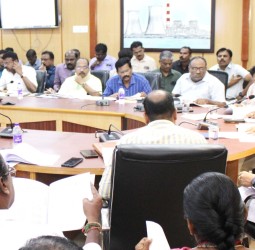 தூத்துக்குடி மாவட்டத்தில் வாக்குச் சாவடிகள் மறுசீரமைப்பு தொடர்பாக கலெக்டர் இளம்பகவத் தலைமையில் ஆலோசனைக் கூட்டம்