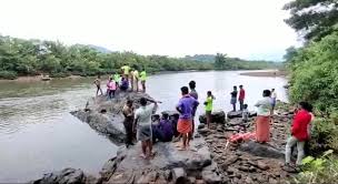 ஆற்றில் அடித்துச் செல்லப்பட்ட கல்லூரி மாணவர் பலி