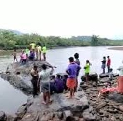ஆற்றில் அடித்துச் செல்லப்பட்ட கல்லூரி மாணவர் பலி
