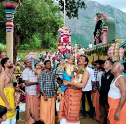 அங்கலக்குறிச்சி கோபால்சாமி மலையில் நடந்த கிருஷ்ணஜெயந்தி நிகழ்ச்சி