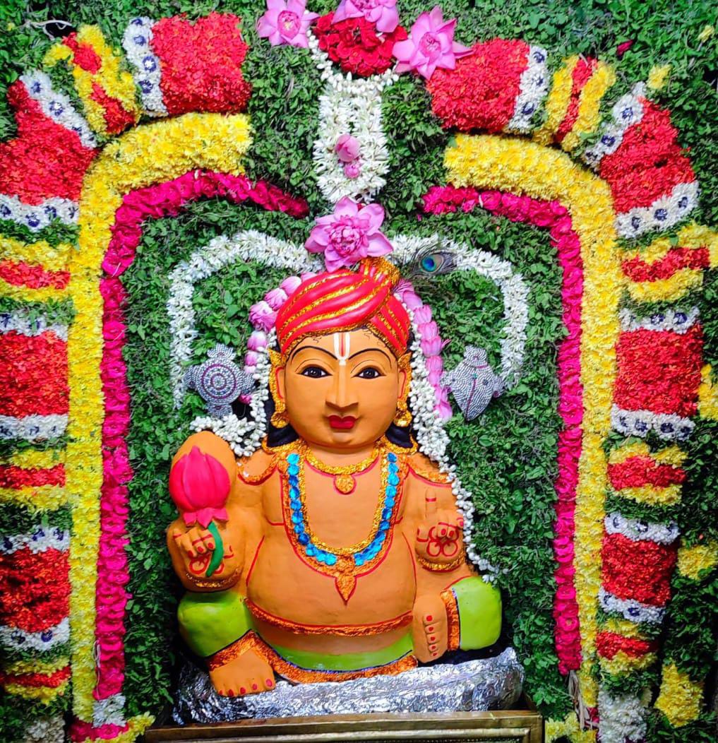 ஸ்ரீ பூத நாராயணன் கிருஷ்ணன் அவதாரத்தில்........