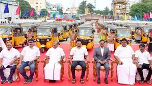 100 பெண்கள், திருநங்கைகளுக்கு மானியத்துடன் ஆட்டோ: உதயநிதி வழங்கினார்