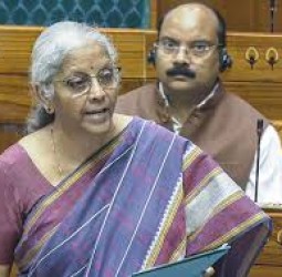 மத்திய அரசு ஊழியர்களுக்கு பழைய ஓய்வூதிய திட்டத்தை மீண்டும் கொண்டுவரும் திட்டம் இல்லை: மக்களவையில் நிர்மலா சீதாராமன் உறுதி