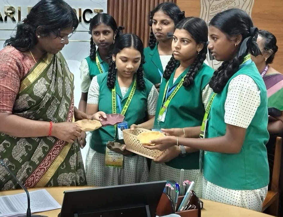 பனை ஓலையில் கிண்ணங்கள்