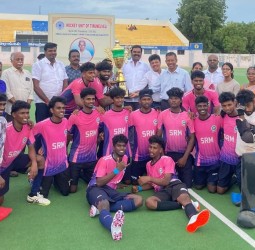 பாளையங்கோட்டை அண்ணா விளையாட்டரங்கில் நடந்த மாநில அளவிலான ஹாக்கி போட்டி