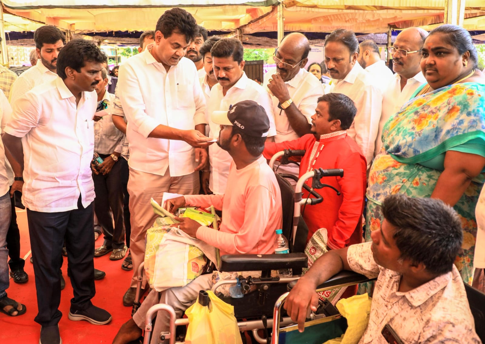 திருவொற்றியூர் காலடிப்பேட்டையில் நேற்று நடந்த உங்களுடன் ஸ்டாலின் முகாம்