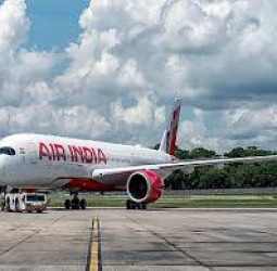 சென்னையில் தரையிறக்கப்பட்ட ஏர் இந்தியா: ஓடுதளத்தில் மற்றொரு விமானம்! திக் திக் நிமிடங்கள்.. நடந்தது என்ன?