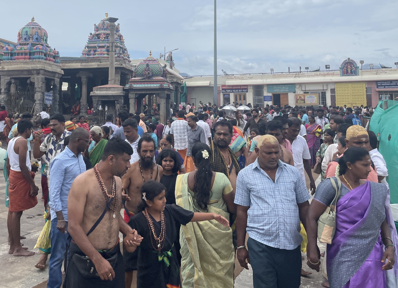 ஆடி கிருத்திகையையொட்டி, பழநி முருகன் கோயிலில் நேற்று பக்தர்கள் கூட்டம்