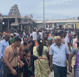ஆடி கிருத்திகையையொட்டி, பழநி முருகன் கோயிலில் நேற்று பக்தர்கள் கூட்டம்