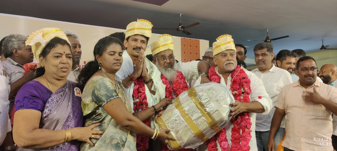 பேரளம் அரசு பள்ளிக்கு நாப்கின் எரிப்பான் இயந்திரம் வழங்கல்