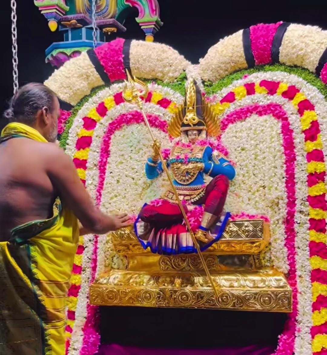 மாம்பட்டு ஸ்ரீ முத்து மாரியம்மனுக்கு சிறப்பு பூஜைகள் .