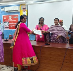 வேலூரில் 108 ஆம்புலன்ஸ் சேவை மூலம் அவசரகால மருத்துவ முதலுதவி பயிற்சி முகாம்